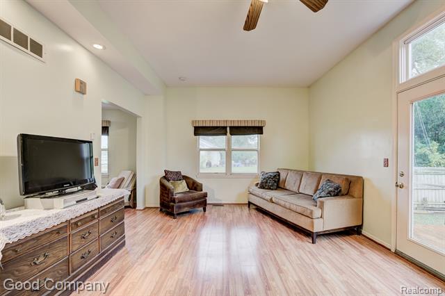 Builiding view six for 22723 Middlebelt, Farmington, MI. 48336