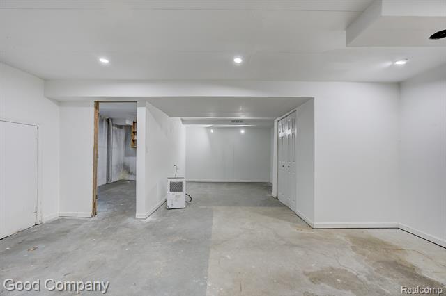 Builiding view twenty eight for 22723 Middlebelt, Farmington, MI. 48336