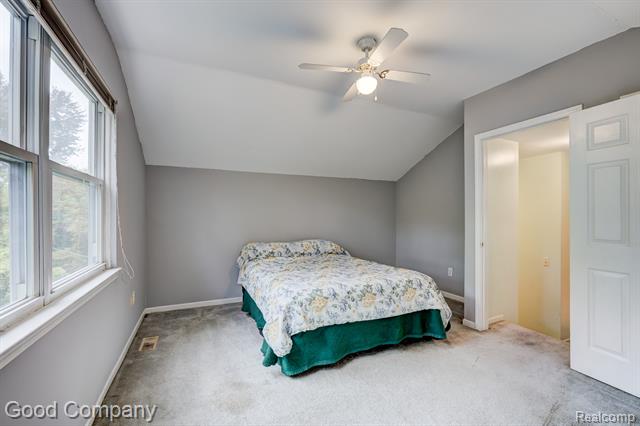 Builiding view twenty four for 22723 Middlebelt, Farmington, MI. 48336