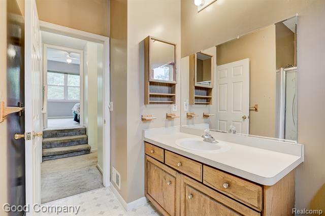 Builiding view twenty for 22723 Middlebelt, Farmington, MI. 48336