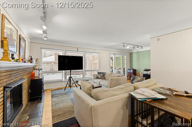 Builiding view five for 25703 Loch Lomond, Dearborn Heights, MI. 48125