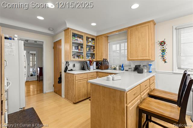 Builiding view fourteen for 25703 Loch Lomond, Dearborn Heights, MI. 48125