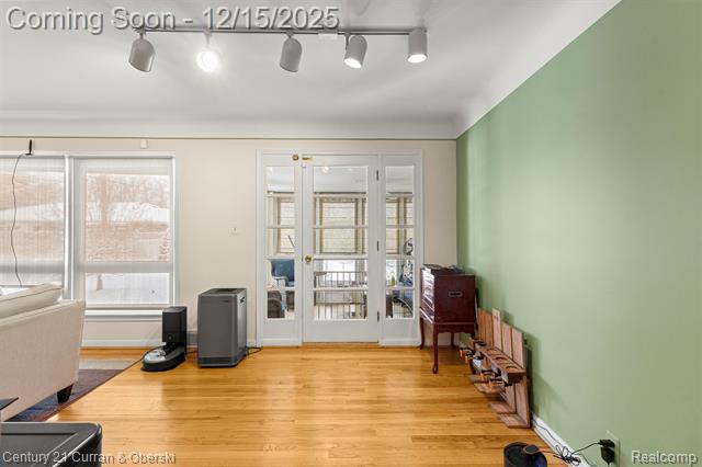 Builiding view nine for 25703 Loch Lomond, Dearborn Heights, MI. 48125