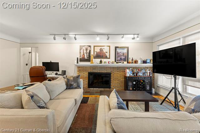 Builiding view seven for 25703 Loch Lomond, Dearborn Heights, MI. 48125