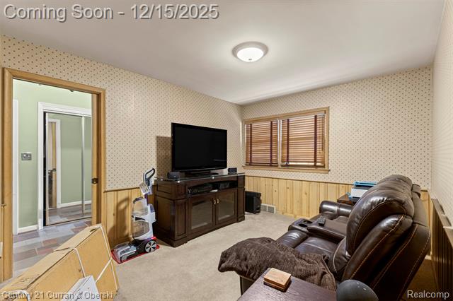 Builiding view seventeen for 25703 Loch Lomond, Dearborn Heights, MI. 48125