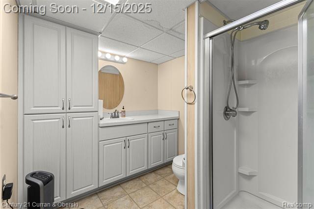 Builiding view thirty one for 25703 Loch Lomond, Dearborn Heights, MI. 48125