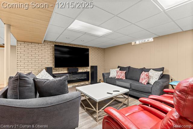 Builiding view twenty five for 25703 Loch Lomond, Dearborn Heights, MI. 48125