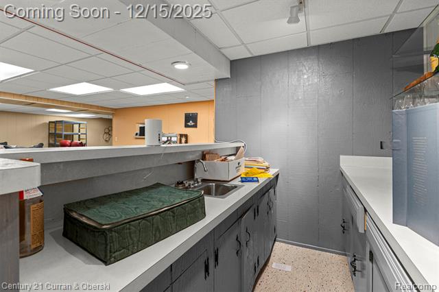 Builiding view twenty nine for 25703 Loch Lomond, Dearborn Heights, MI. 48125