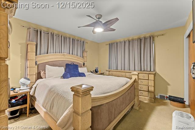 Builiding view twenty one for 25703 Loch Lomond, Dearborn Heights, MI. 48125