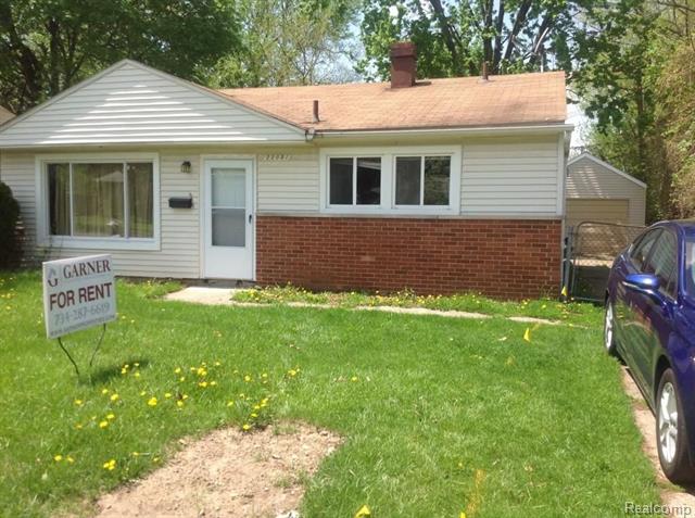 front view picture of 22051 Fern St, Oak Park, MI. 48237