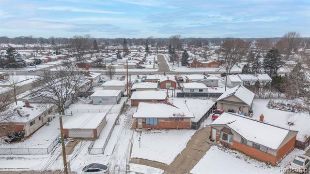 Builiding view four for 32658 Kathryn, Garden City, MI. 48135