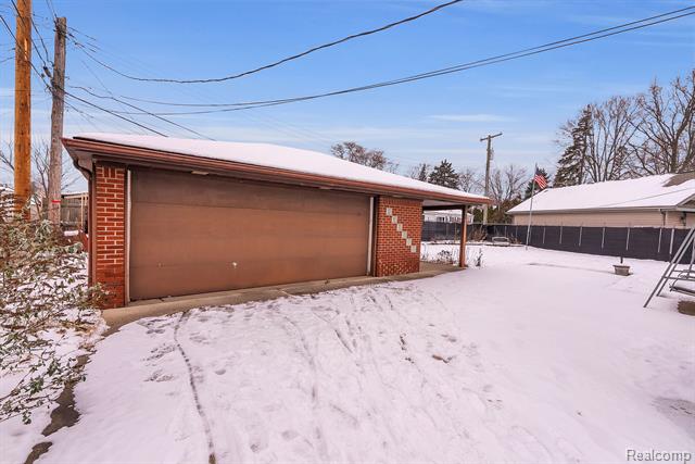 Builiding view nine for 32658 Kathryn, Garden City, MI. 48135