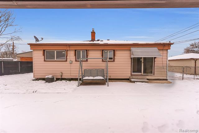 Builiding view thirteen for 32658 Kathryn, Garden City, MI. 48135