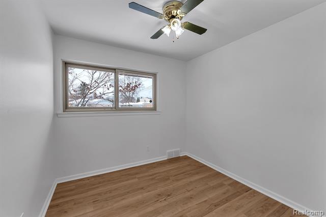 Builiding view thirty two for 32658 Kathryn, Garden City, MI. 48135