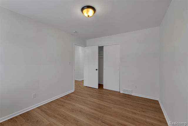 Builiding view twenty eight for 32658 Kathryn, Garden City, MI. 48135