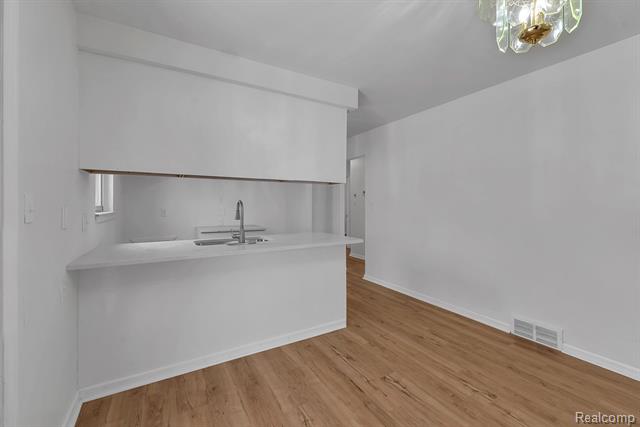 Builiding view twenty two for 32658 Kathryn, Garden City, MI. 48135