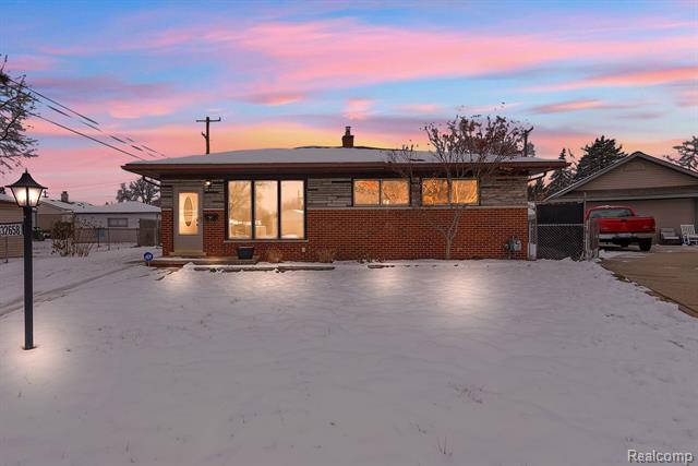 front view for 32658 Kathryn, Garden City, Mi. 48135