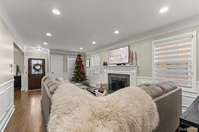 Builiding view five for 23470 Fordson, Dearborn, MI. 48124