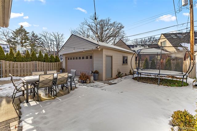 Builiding view forty six for 23470 Fordson, Dearborn, MI. 48124