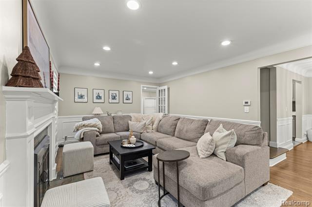 Builiding view four for 23470 Fordson, Dearborn, MI. 48124