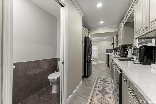 Builiding view fourteen for 23470 Fordson, Dearborn, MI. 48124