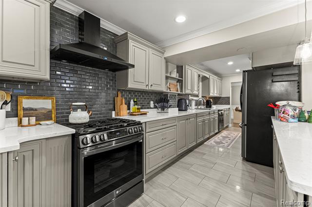 Builiding view nineteen for 23470 Fordson, Dearborn, MI. 48124