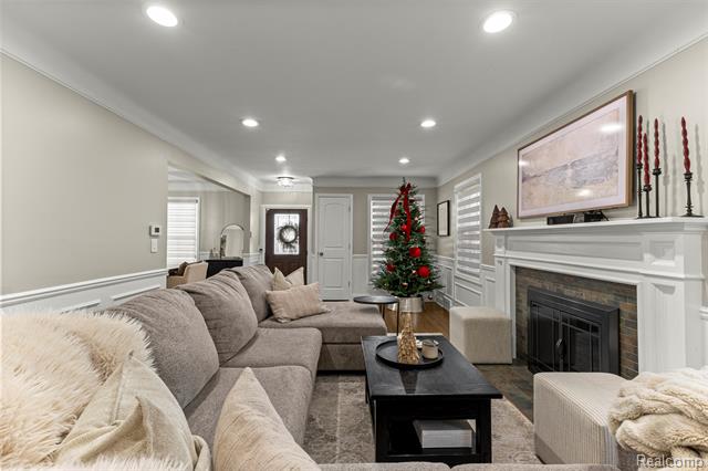 Builiding view six for 23470 Fordson, Dearborn, MI. 48124