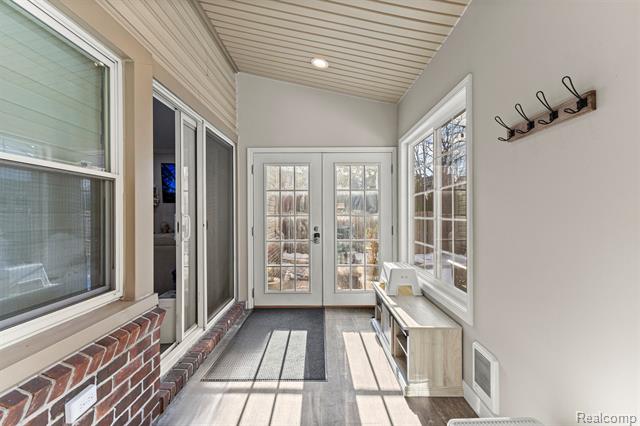 Builiding view thirty five for 23470 Fordson, Dearborn, MI. 48124