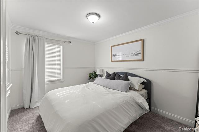 Builiding view thirty four for 23470 Fordson, Dearborn, MI. 48124