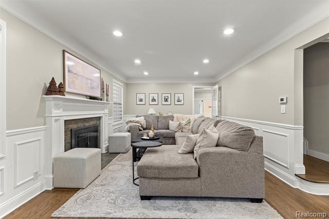 Builiding view three for 23470 Fordson, Dearborn, MI. 48124