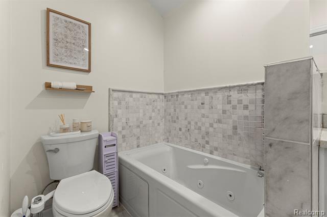 Builiding view twenty eight for 23470 Fordson, Dearborn, MI. 48124