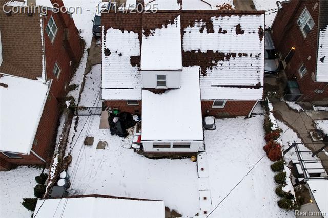 Builiding view fifty two for 24910 Rockford, Dearborn, MI. 48124