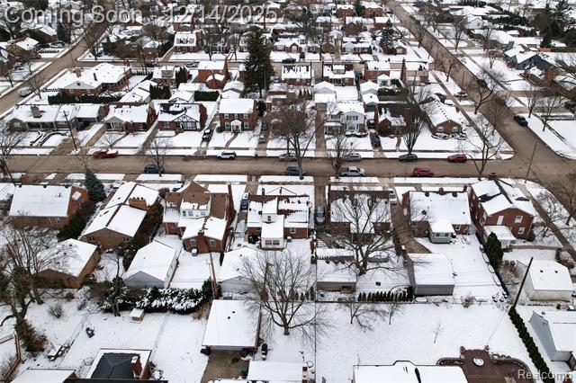 Builiding view fifty for 24910 Rockford, Dearborn, MI. 48124