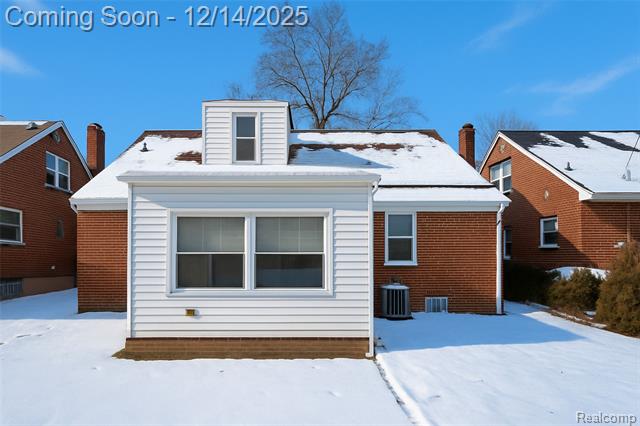 Builiding view five for 24910 Rockford, Dearborn, MI. 48124