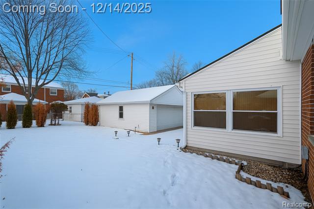 Builiding view six for 24910 Rockford, Dearborn, MI. 48124