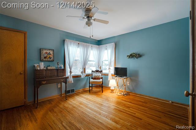 Builiding view thirteen for 24910 Rockford, Dearborn, MI. 48124