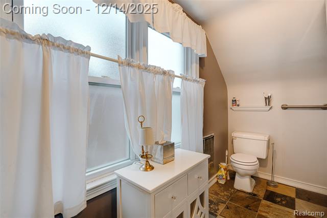 Builiding view thirty seven for 24910 Rockford, Dearborn, MI. 48124