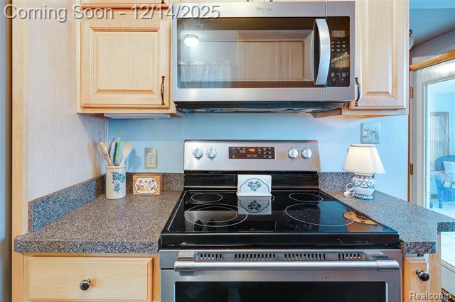 Builiding view twenty four for 24910 Rockford, Dearborn, MI. 48124