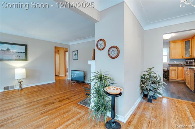 Builiding view twenty nine for 24910 Rockford, Dearborn, MI. 48124