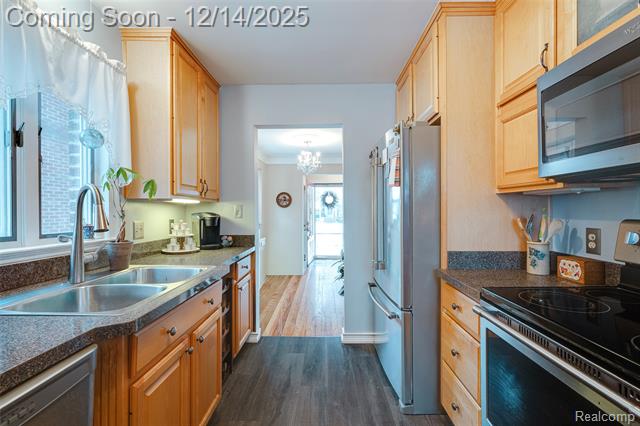 Builiding view twenty six for 24910 Rockford, Dearborn, MI. 48124