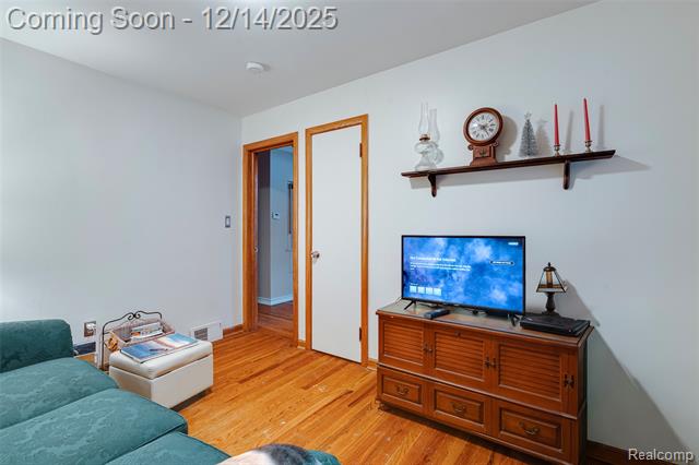 Builiding view twenty for 24910 Rockford, Dearborn, MI. 48124