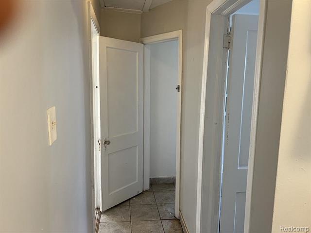 Builiding view four for 23217 Helen, Southfield, MI. 48033