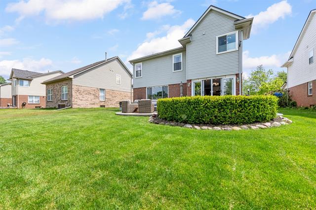 Builiding view forty for 39020 Florence, Westland, MI. 48185