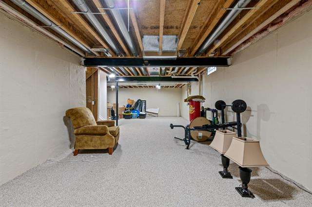 Builiding view thirty five for 39020 Florence, Westland, MI. 48185