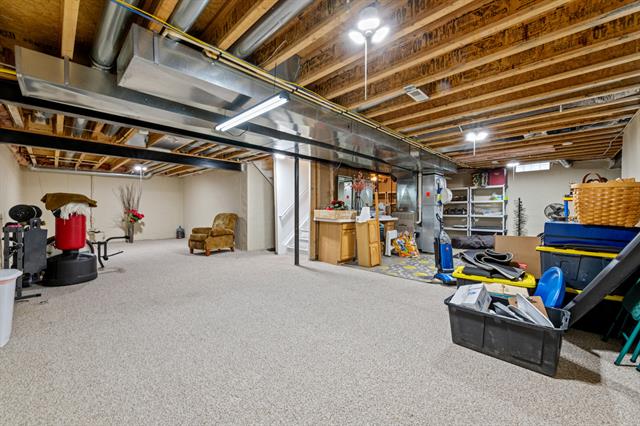 Builiding view thirty four for 39020 Florence, Westland, MI. 48185