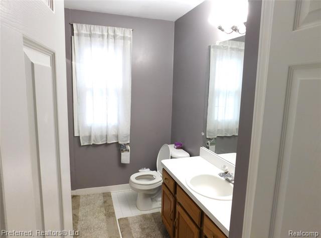 Builiding view eighteen for 45863 Baywood, Canton, MI. 48187