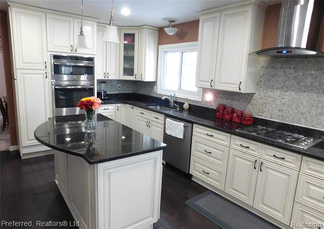 Builiding view four for 45863 Baywood, Canton, MI. 48187