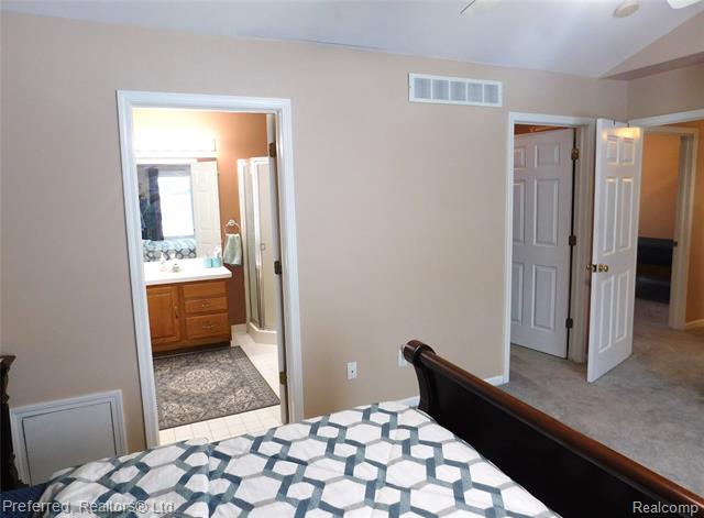 Builiding view fourteen for 45863 Baywood, Canton, MI. 48187