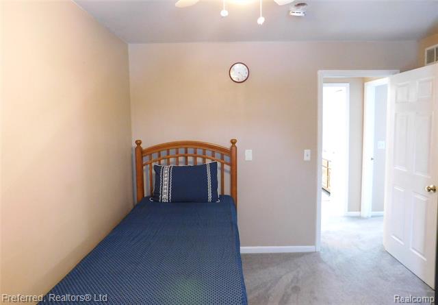 Builiding view sixteen for 45863 Baywood, Canton, MI. 48187