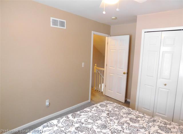 Builiding view twenty one for 45863 Baywood, Canton, MI. 48187